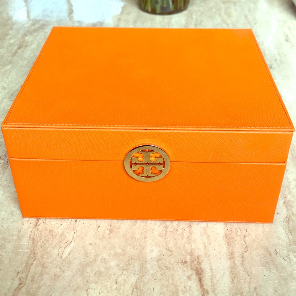 Tory Burch box